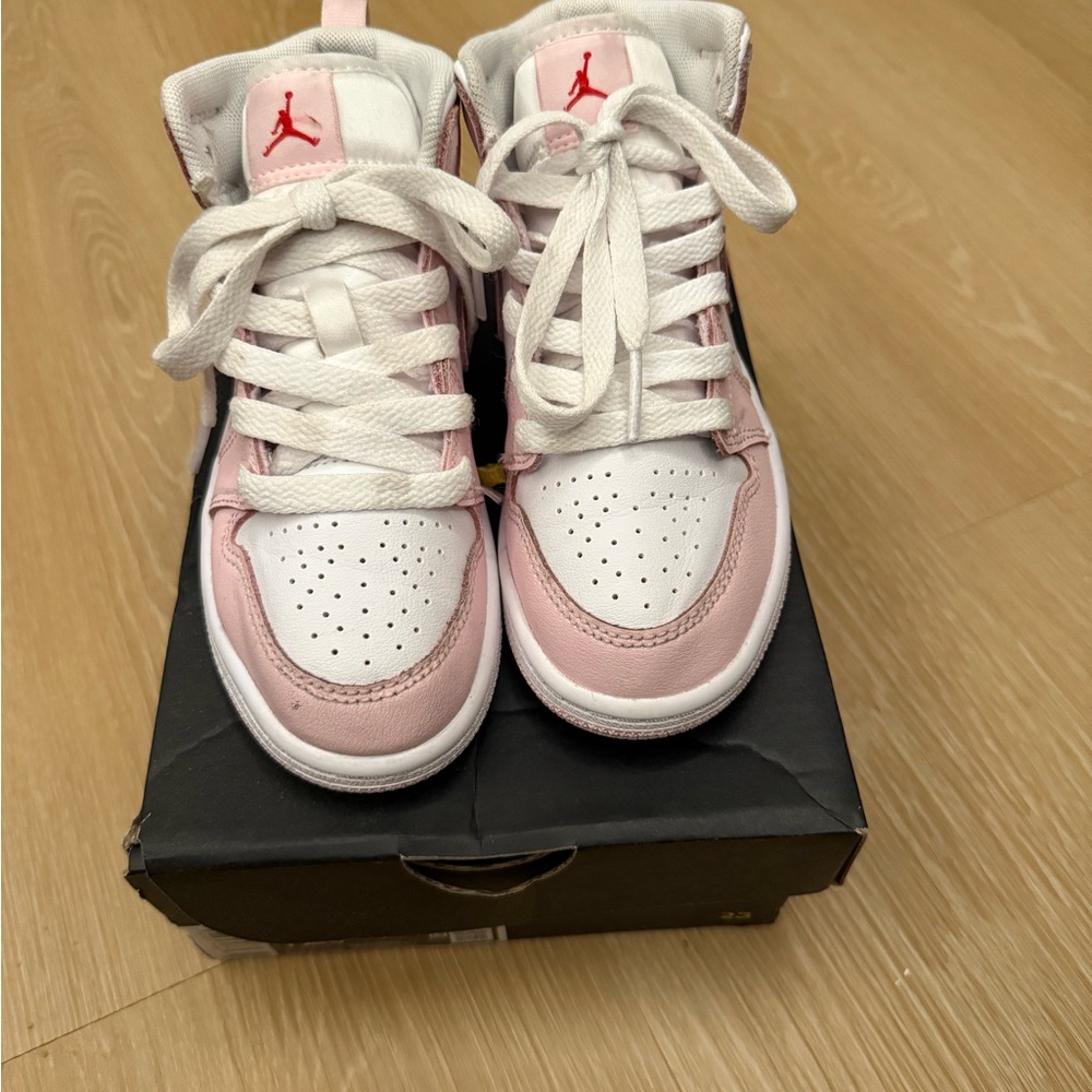 Jordan Kids Sneakers in Pink and White